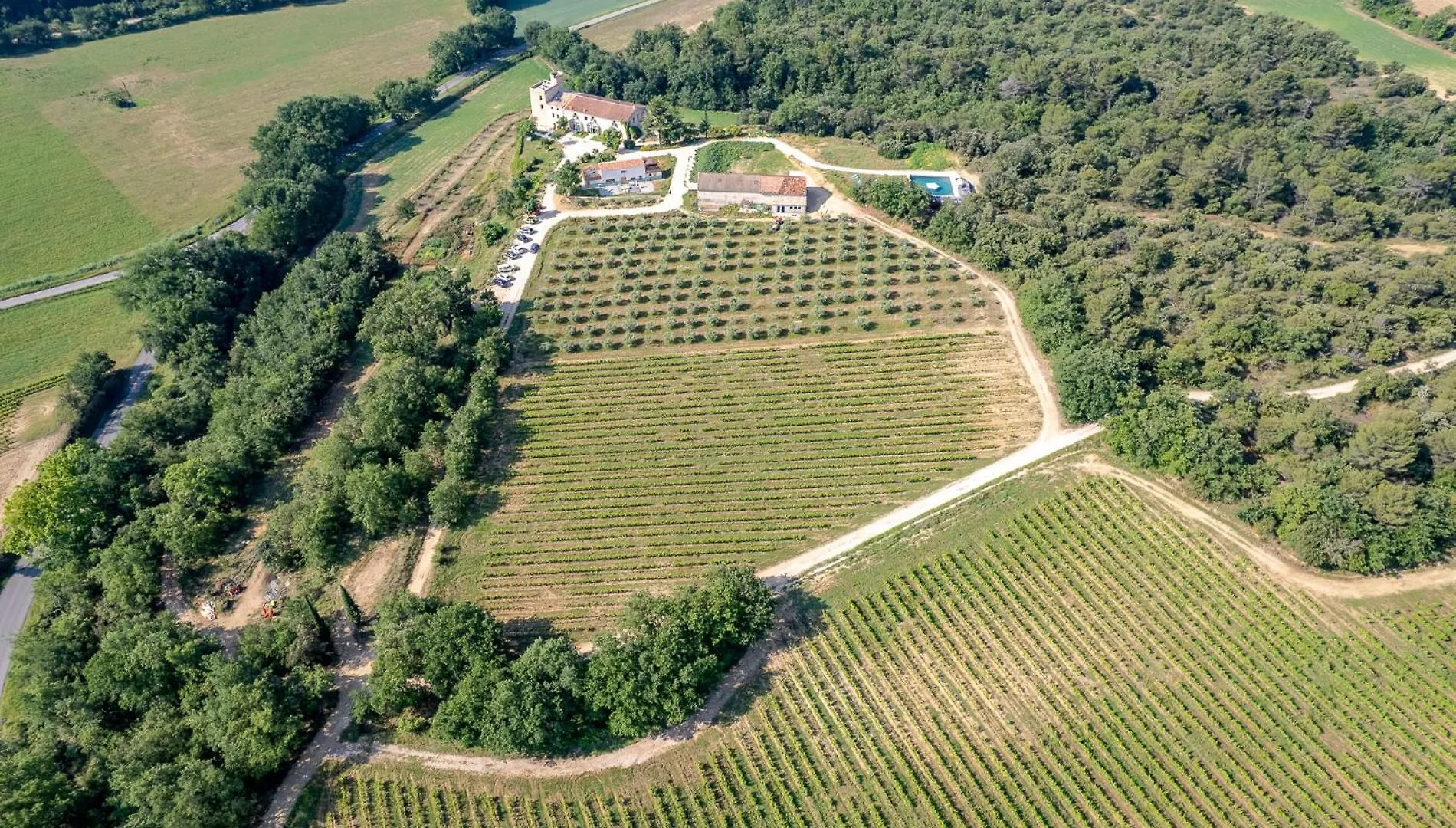 Domaine La Ferme Hi Bride Bed & Breakfast Villelaure 0*,  France
