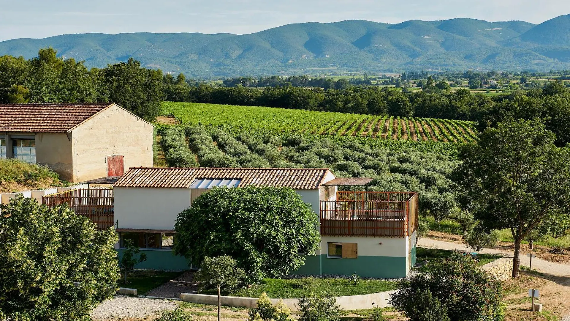 Domaine La Ferme Hi Bride Bed & Breakfast Villelaure 0*,