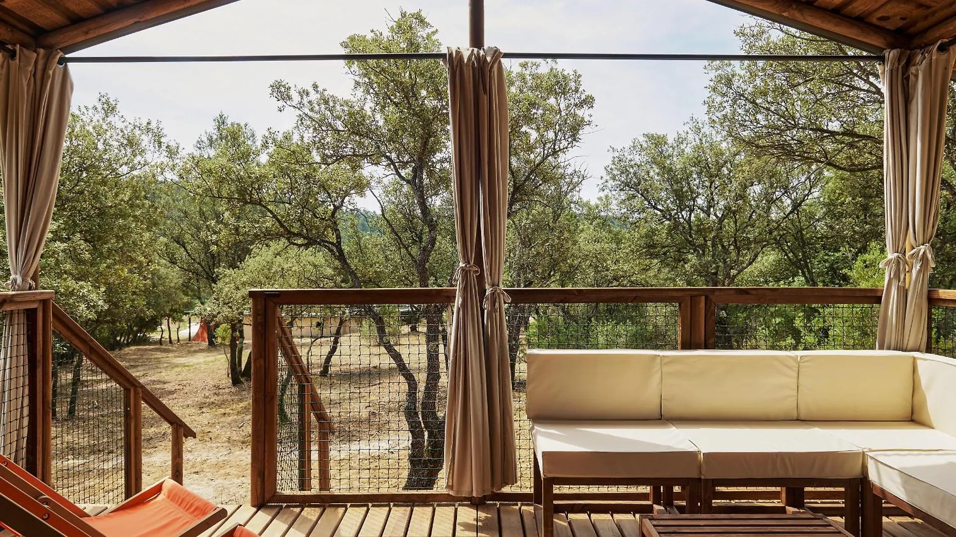 Domaine La Ferme Hi Bride Bed & Breakfast Villelaure
