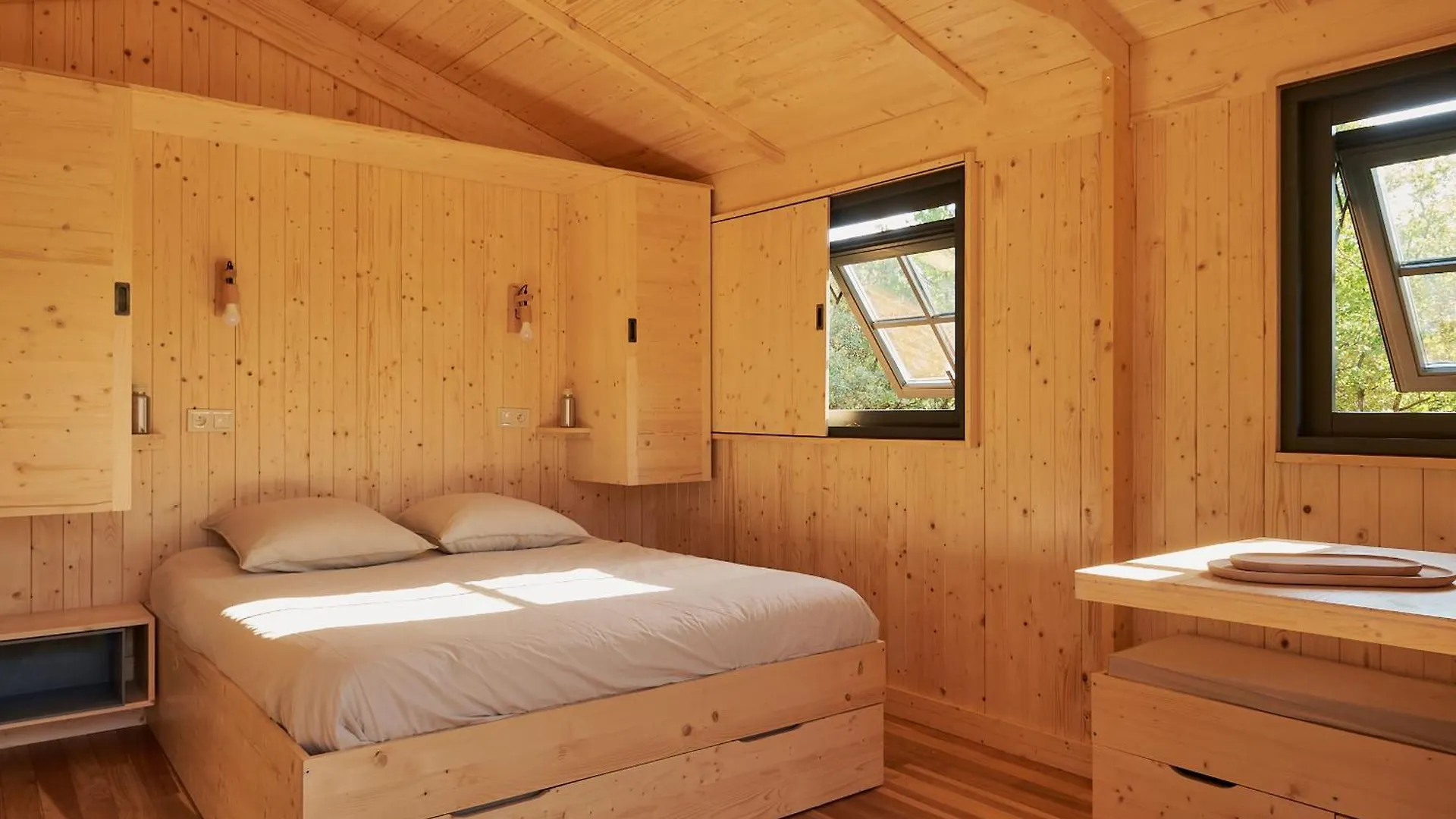 Domaine La Ferme Hi Bride Bed & Breakfast Villelaure