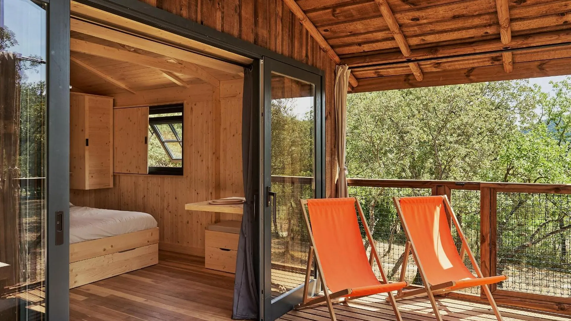 Domaine La Ferme Hi Bride Bed & Breakfast Villelaure 0*,