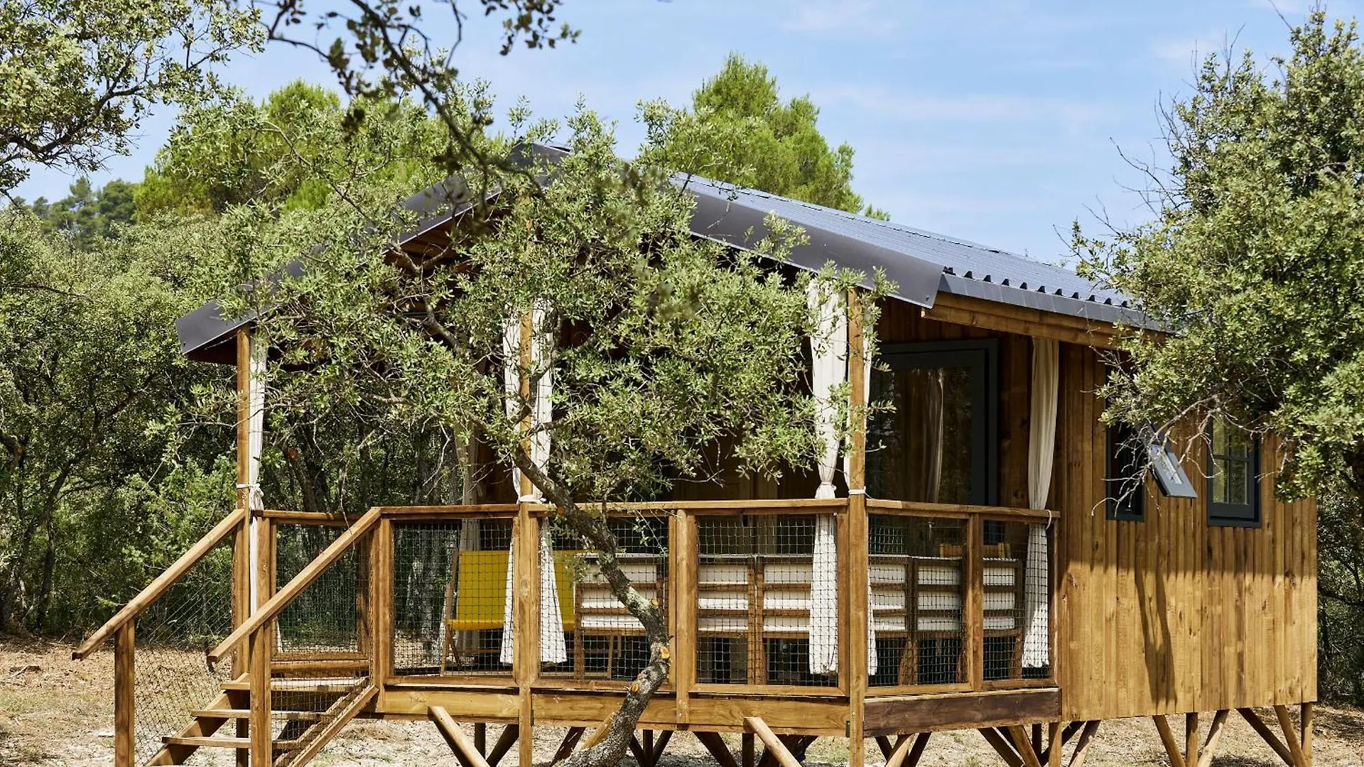 Domaine La Ferme Hi Bride Bed & Breakfast Villelaure