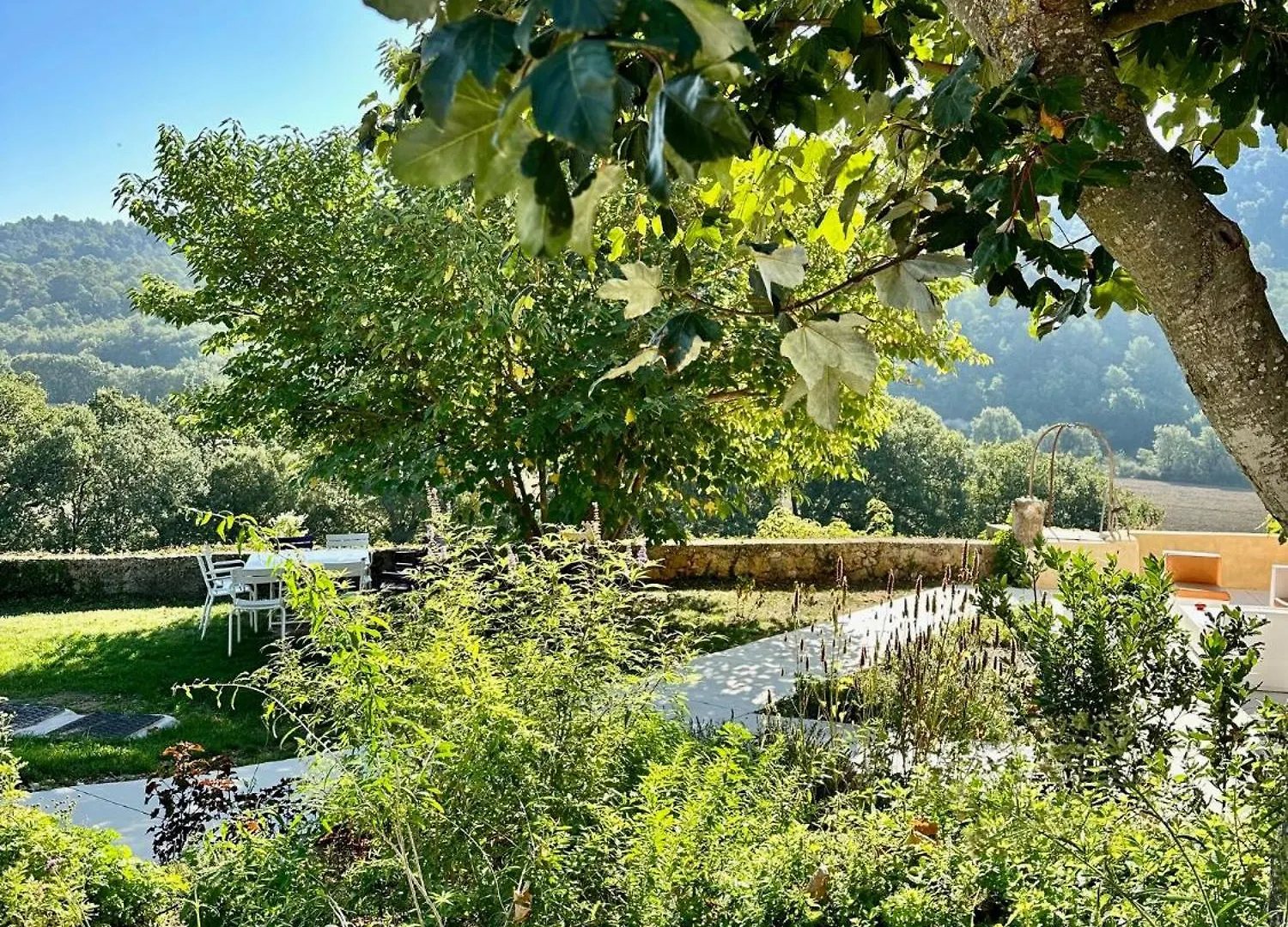 Domaine La Ferme Hi Bride Bed & Breakfast Villelaure 0*,