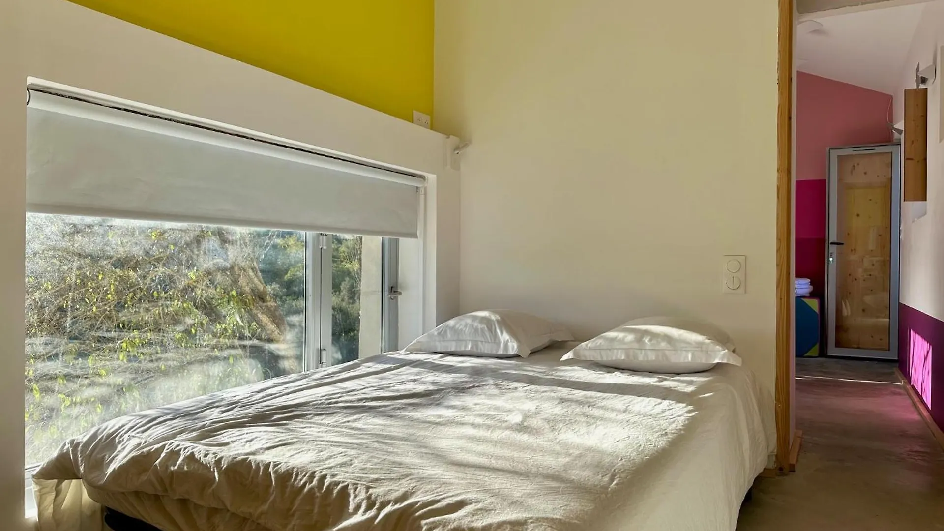 Domaine La Ferme Hi Bride Bed & Breakfast Villelaure