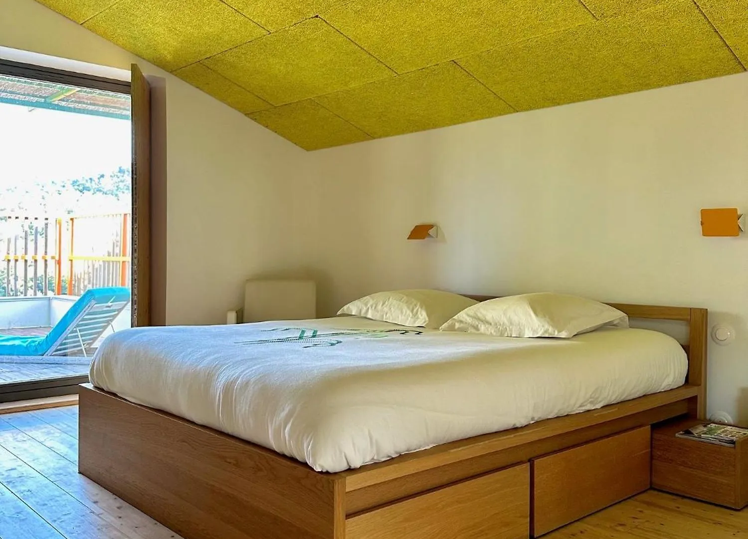 Domaine La Ferme Hi Bride Bed and Breakfast Villelaure 0*,
